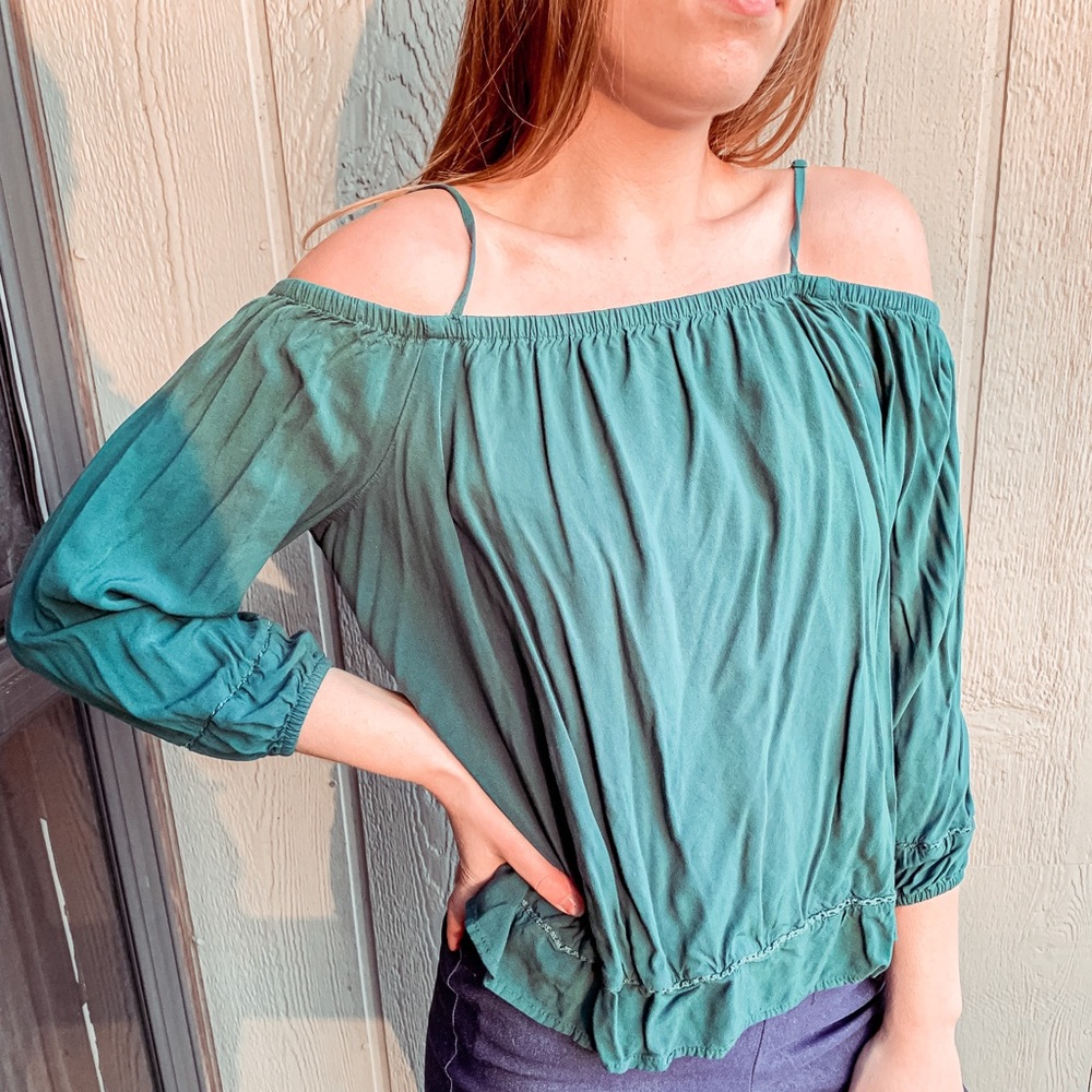 M Old Navy Off the Shoulder Blouse